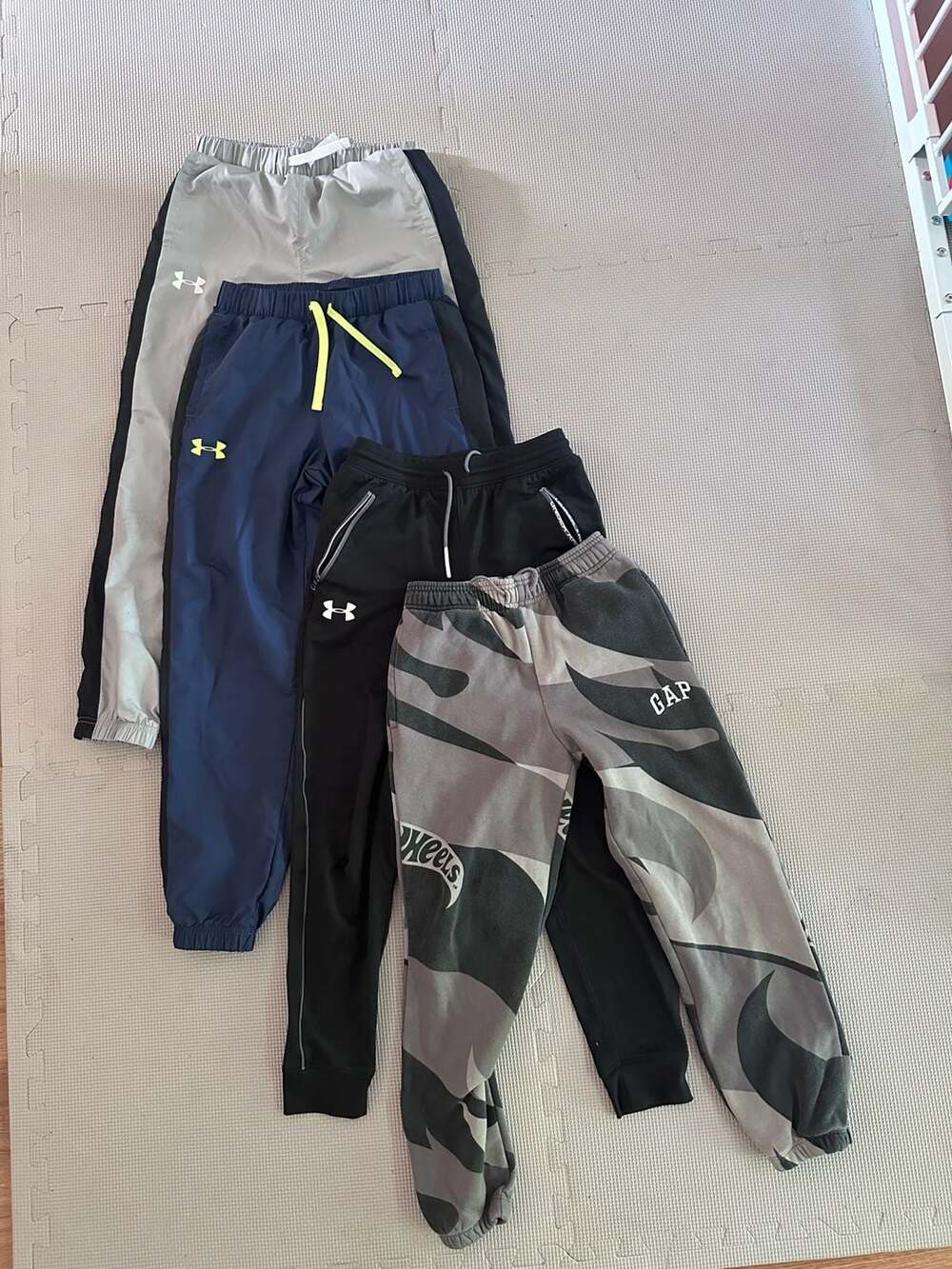 Lot of 3 Boys Pants Under Armour and Gap x Hot Wheels Size M